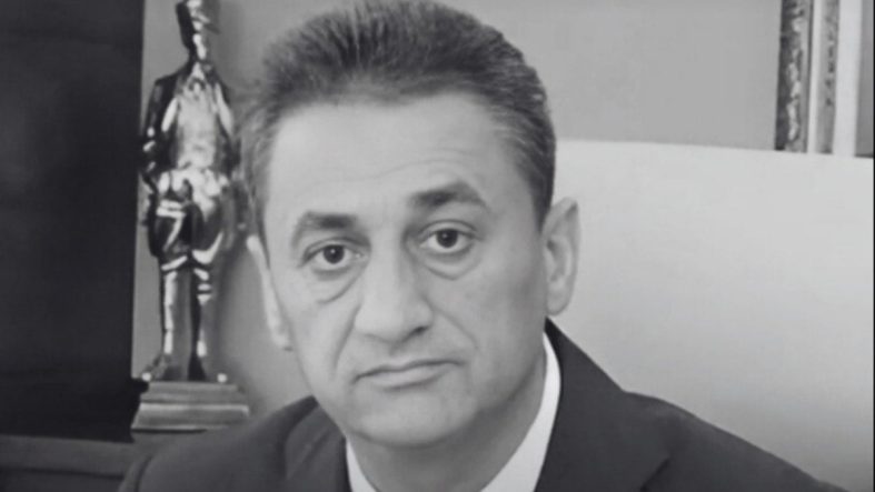 Bitlis eski Valisi Erol Karaömeroğlu hayatını kaybetti