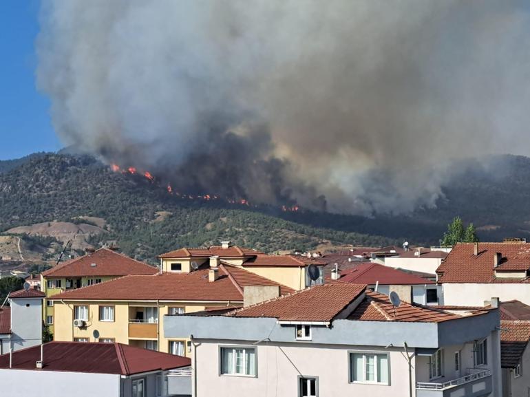 Son dakika... Bilecikte kontrol altına alınan yangın yeniden alevlendi