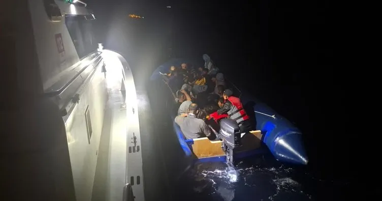 Ayvacık açıklarında aralarında çocuklarında bulunduğu 36 kaçak göçmen yakalandı