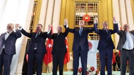 Cumhur bir ayda mum gibi eridi, sadece 3 parti yükselişe geçti