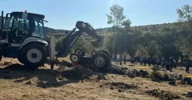 Yaşlı çiftin feci sonu: Traktörün altında kalarak can verdiler!