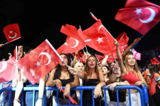 Söke’de kurtuluş günü coşkusu Buray konseriyle taçlandı