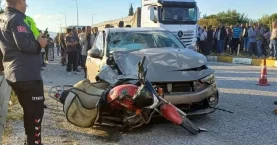 Manisa’da otomobil motosikletle çarpıştı: 1 ölü