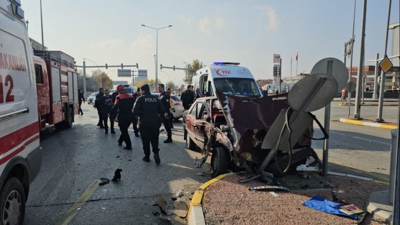 Çorum’da otomobiller çarpıştı: 2 yaralı