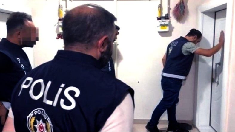 Cinayetleri ‘böcek’ yakaladı: Kuzenlerini kuzenlerine öldürttüler