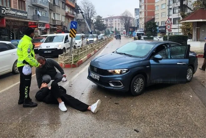 İnegöl’de Motosiklet ve Otomobil Çarpıştı: Bir Yaralı