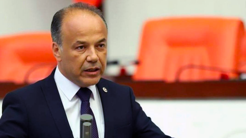 Eski vekil Yavuz’dan Ertürk’e sert cevap: “İftiralarının altında ezileceksin”