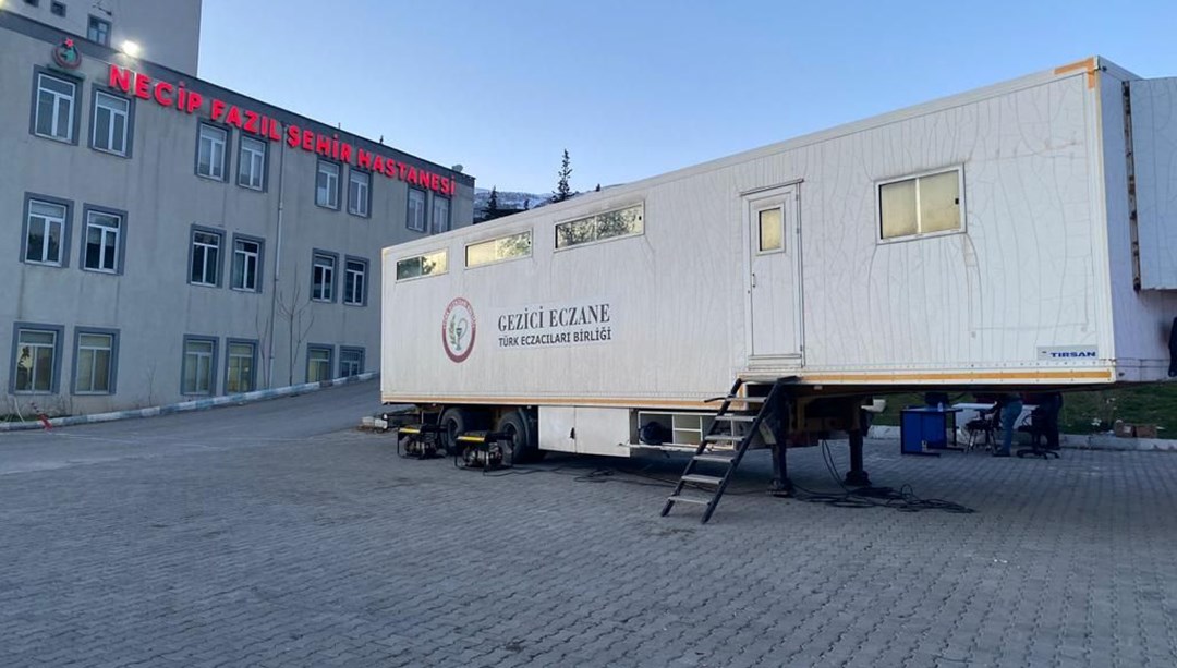 Deprem bölgesindeki sahra eczaneleri