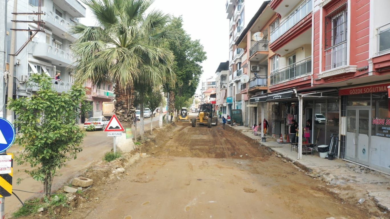 Aydın Büyükşehir Belediyesi Germencik’in yollarını yeniliyor