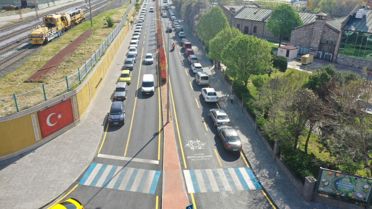 Büyükşehir Belediyesi Aydın’ın bir yolunu daha yeniledi