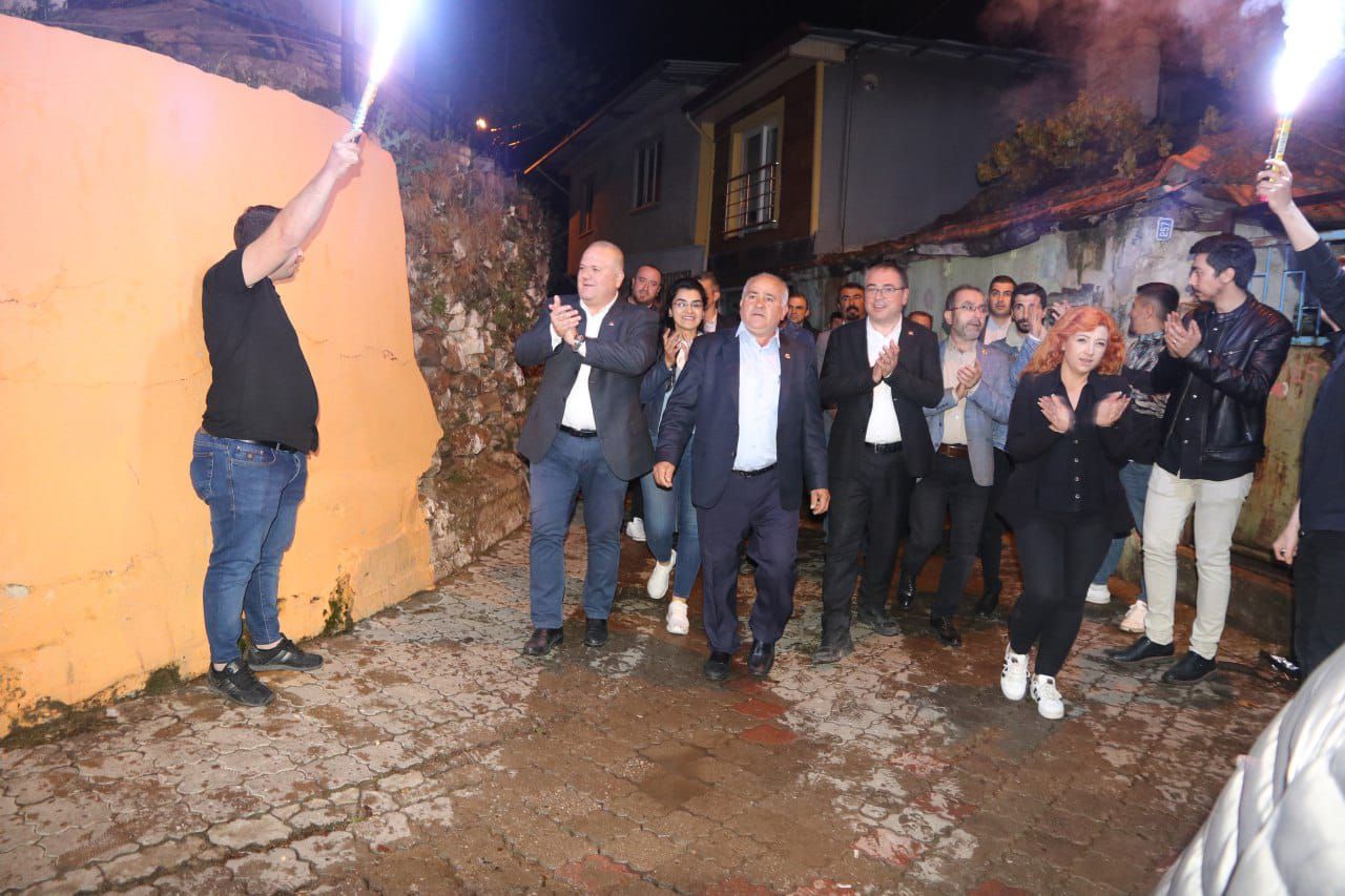 Nazilli Karakoz’u bağrına bastı