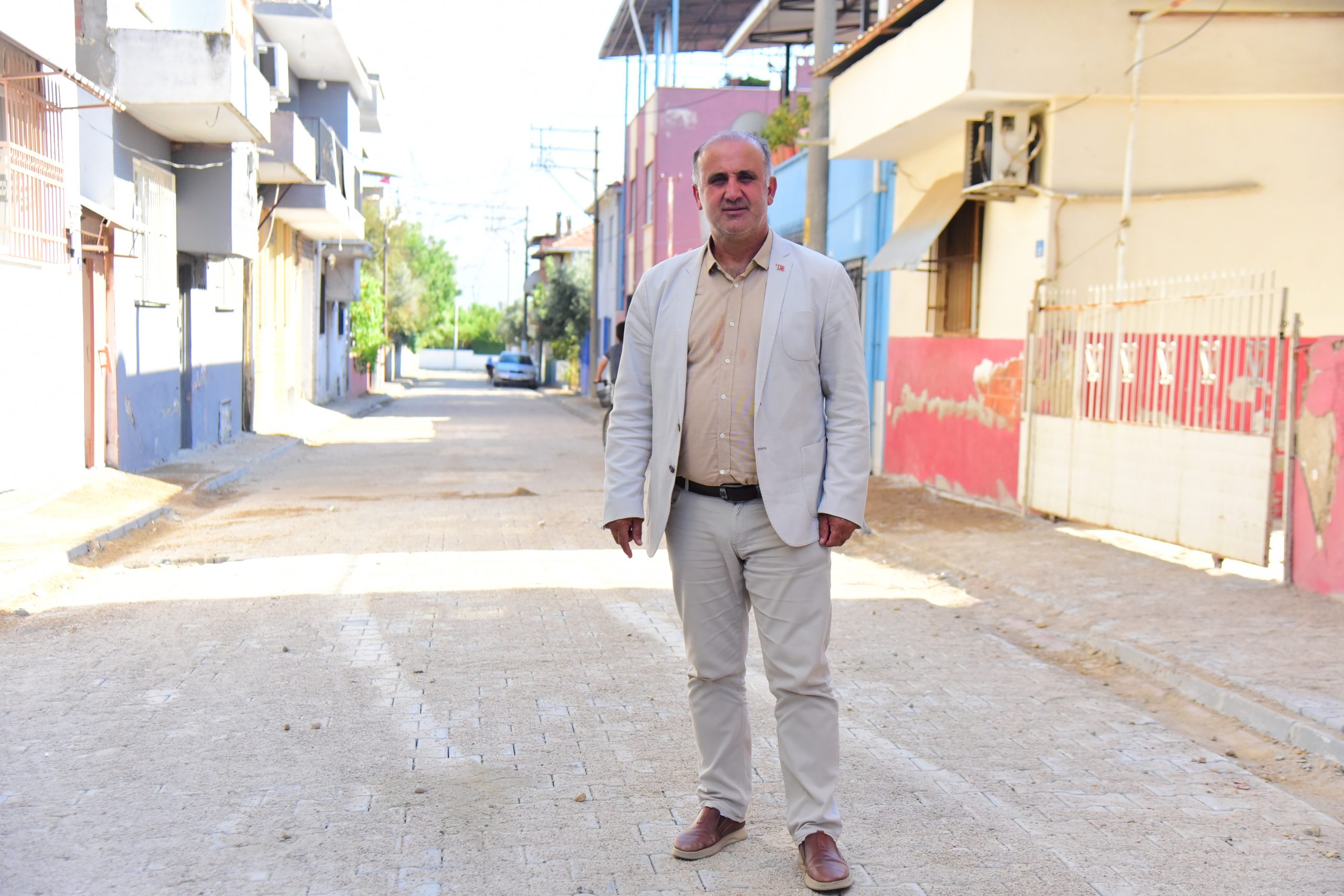 İNCİRLİOVA BELEDİYESİ’NİN YOL HAMLESİ TAM KAPASİTE SÜRÜYOR