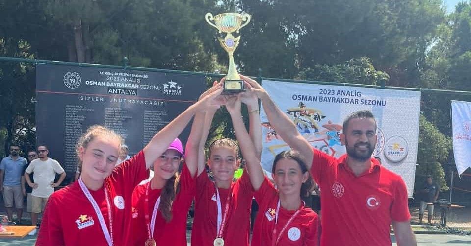 ANALİG Tenis Şampiyonu Aydınlı genç sporcular oldu