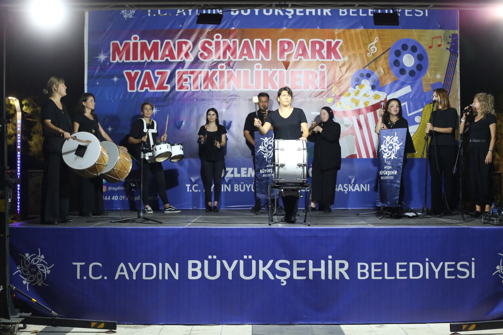 AYDIN BÜYÜKŞEHİR BELEDİYESİ KÜLTÜR SANAT ETKİNLİKLERİYLE VATANDAŞLARI BİR ARAYA GETİRMEYE DEVAM EDİYOR