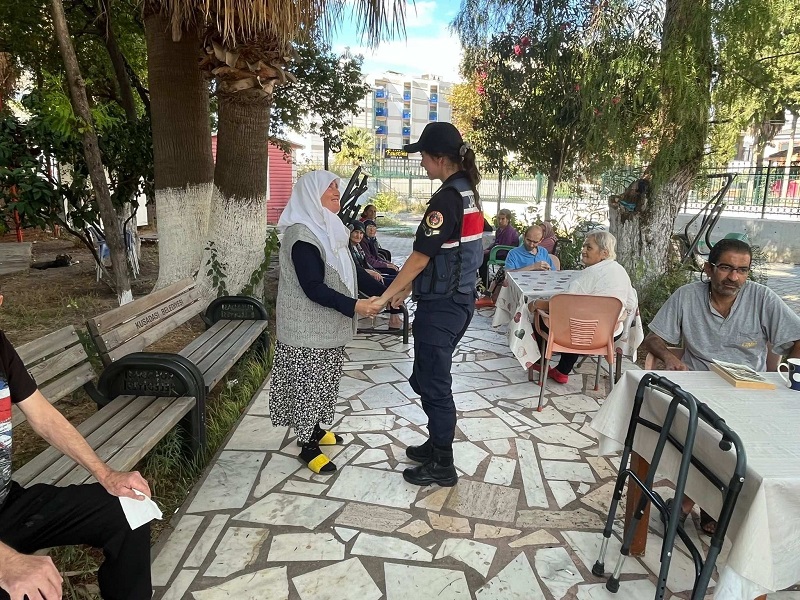 Aydın İl Jandarma Komutanlığı’ndan Yaşlı Çınarlara Vefa