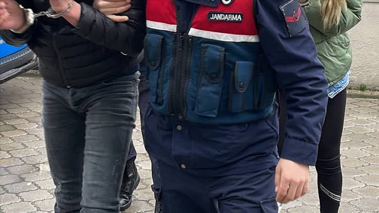 Kuşadası’nda boks makinesi Hırsızı Jandarma Tarafından Yakalandı