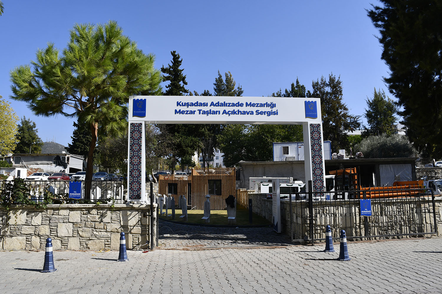 TARİHİ 17’NCİ YÜZYILA UZANAN MEZAR TAŞLARI KUŞADASI’NDA SERGİLENİYOR