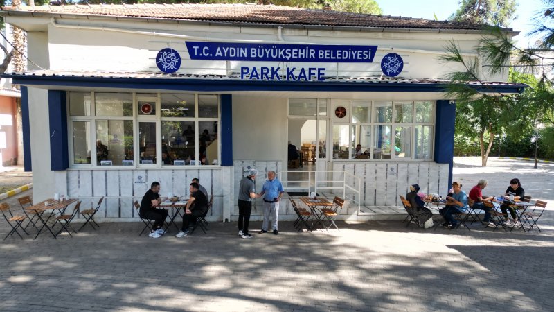 Nazilli’de hizmete açılan Park Kafe vatandaşların uğrak noktası oldu