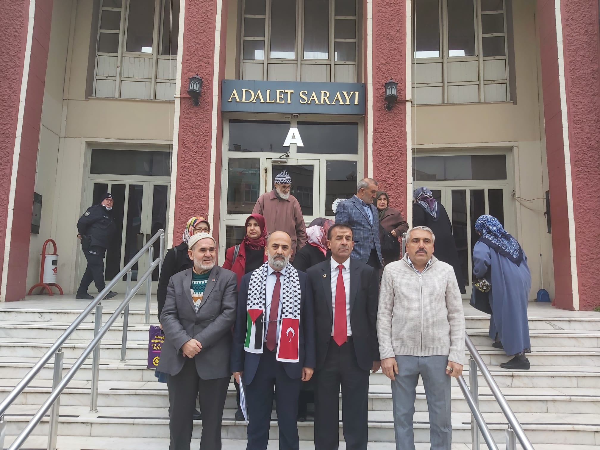 Başkan Karahan: ” Bu bir Soykırımdır ve suçlular cezalarını çekmelidir