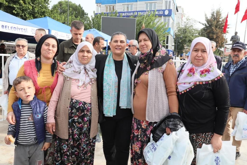 Köşklü vatandaşlar ve esnaf Çerçioğlu’na yoğun ilgi gösterdi
