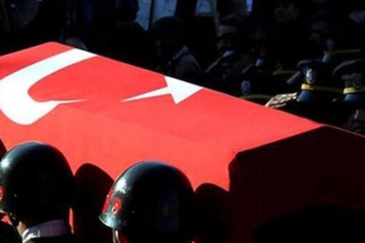 Türkiye şehitlerine ağlıyor