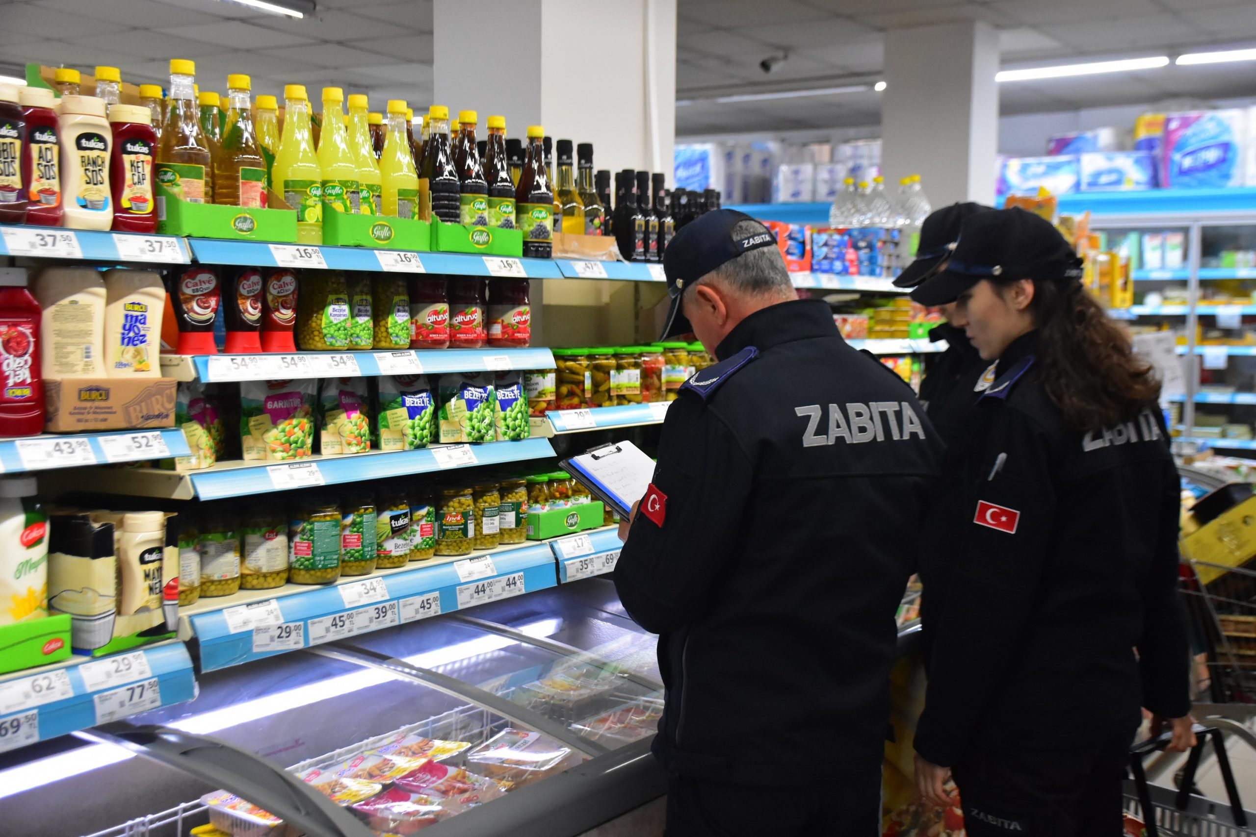 İncirliova’da zabıta ekipleri sahada