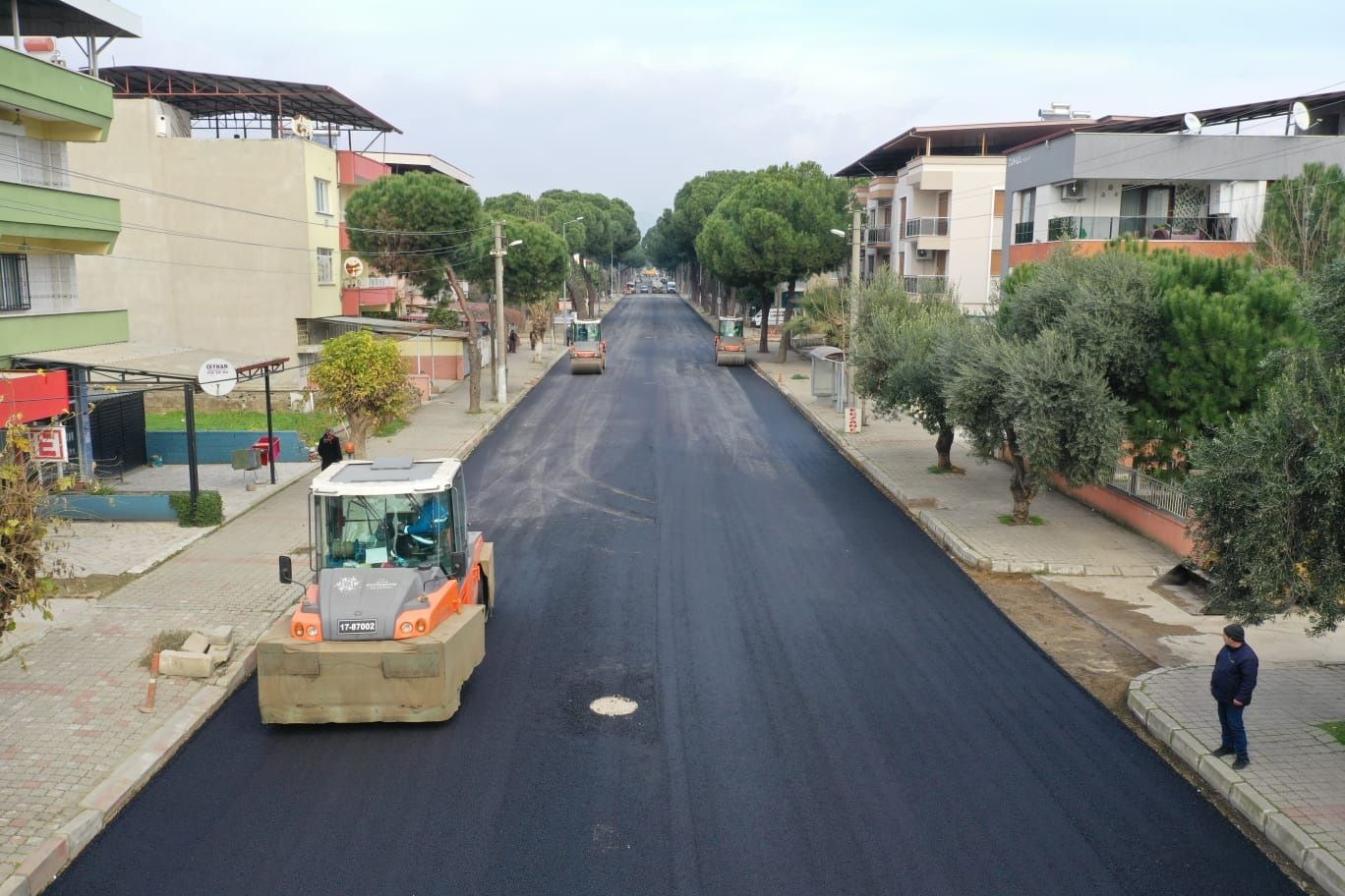 Aydın Büyükşehir Belediyesi’nden İl Genelinde 21 Noktada Birden Yol Yapım Çalışması