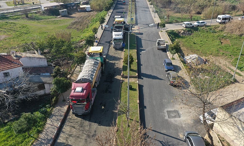 Aydın Büyükşehir Belediyesi yol yapım çalışmalarını sürdürüyor