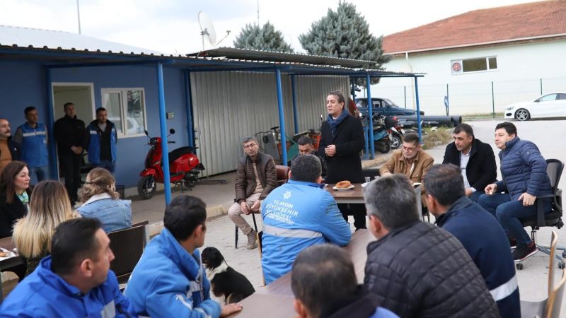 CHP’li Yetişkin, Güne Emekçilerle Kahvaltıda Buluşarak Başladı