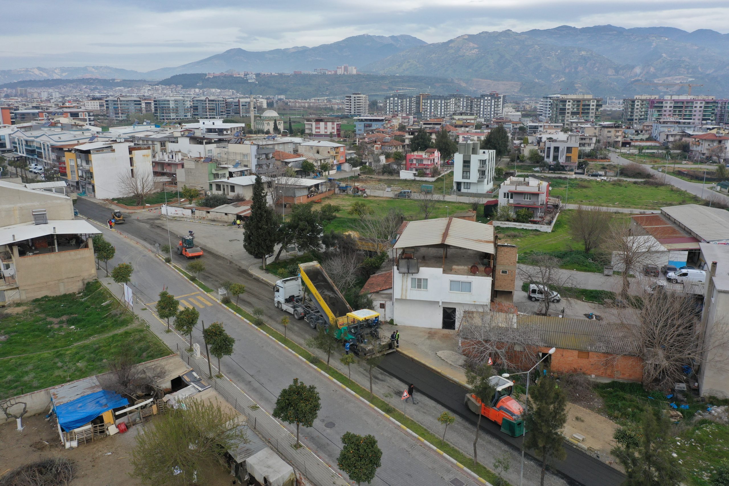 Büyükşehir Belediyesi Aydınlılara Hizmet Etmeyi Sürdürüyor