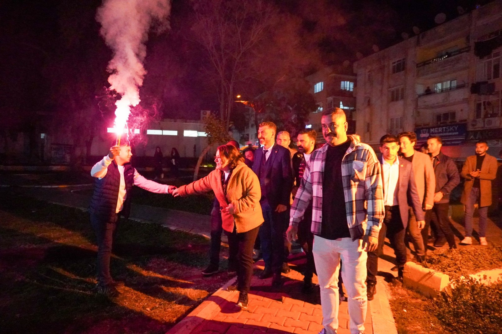 CHP’li Gençay’a sevgi seli