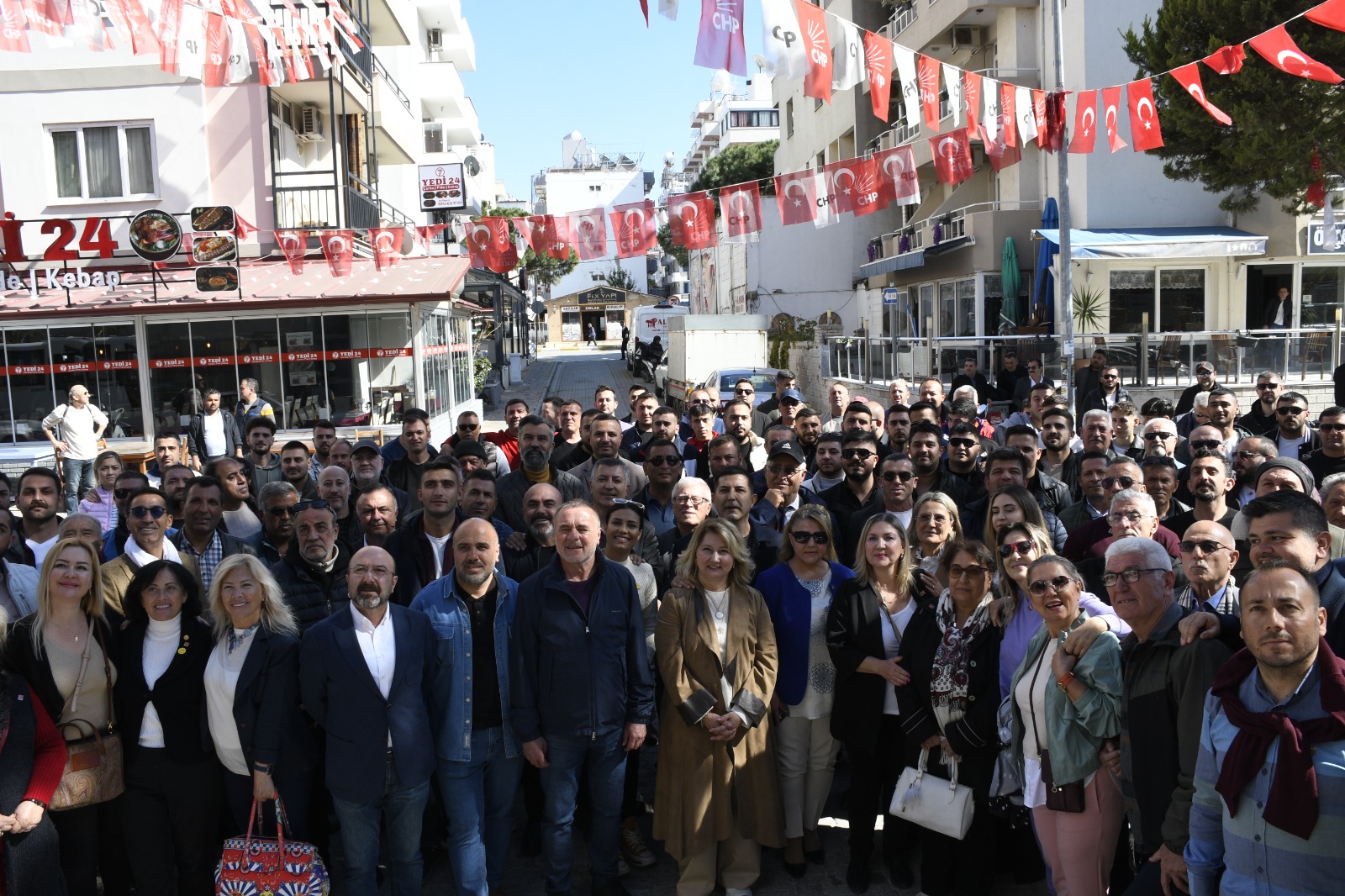 Kuşadası CHP Çatısı Altında Birleşiyor