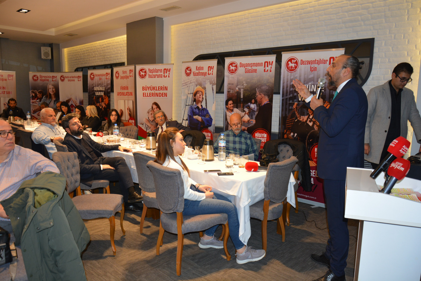 Hüseyin Turgut, proje tanıtım toplantısı düzenledi
