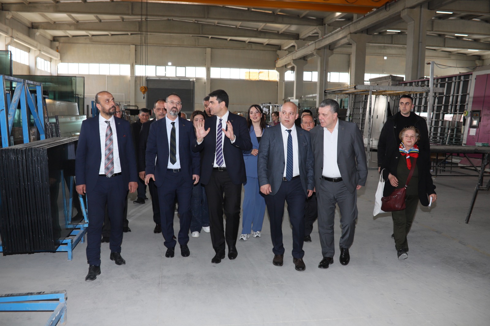 Demokrat Parti Genel Başkanı Gültekin Uysal Sentez Cam Fabrikasının Açılışını Gerçekleştirdi