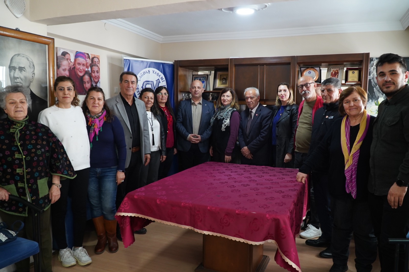 Hasan Dinçer ÇYDD’ni Ziyaret Etti