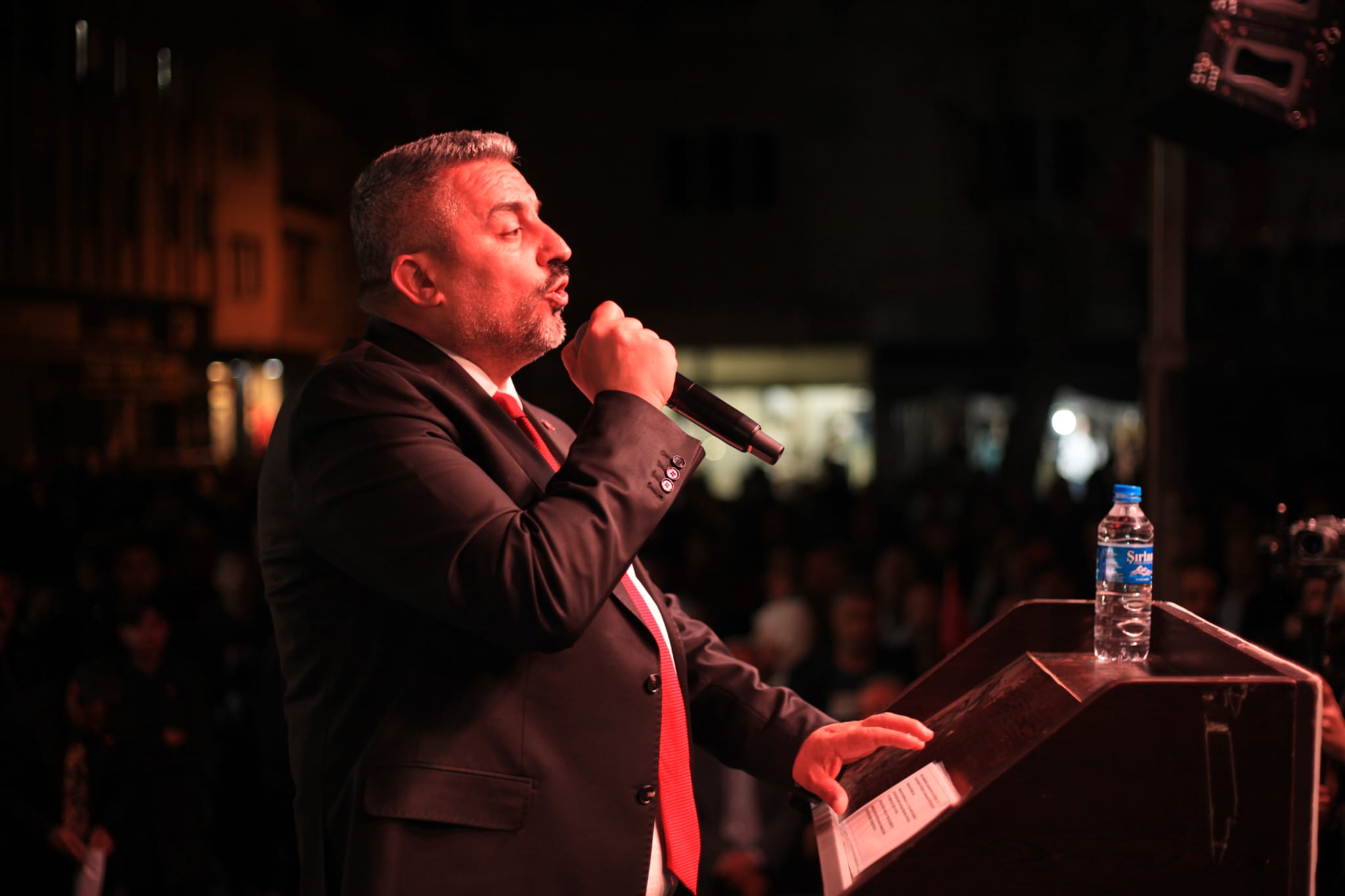 CHP’Lİ GÖKMEN; “UTANMADAN OY İSTİYOR”