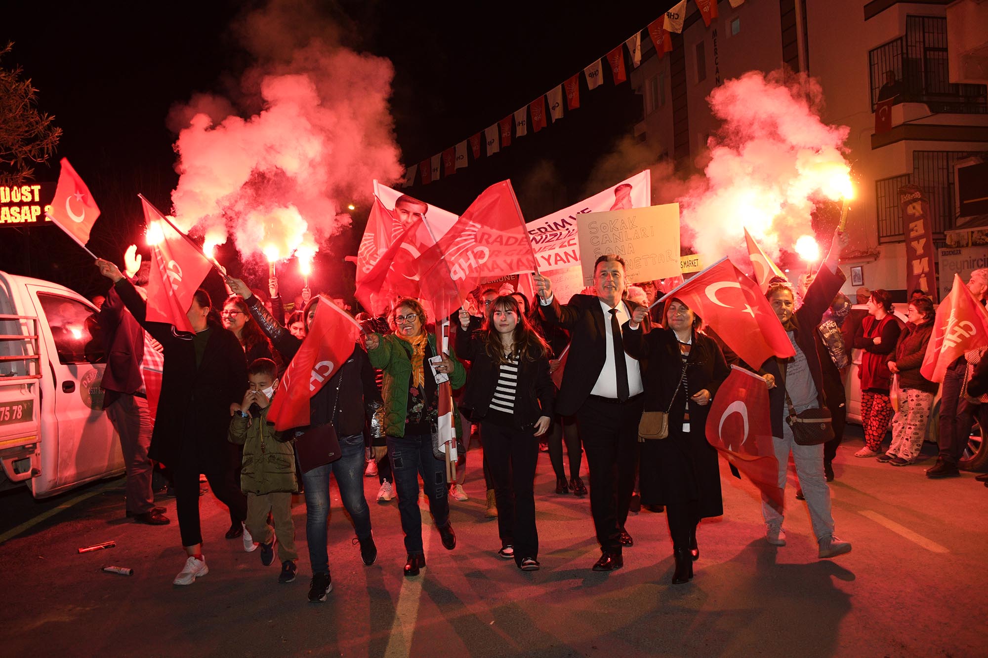 Ömer Günel’den Hacıfeyzullah Mahallesi’nde Demokrasi Şöleni Gibi Miting