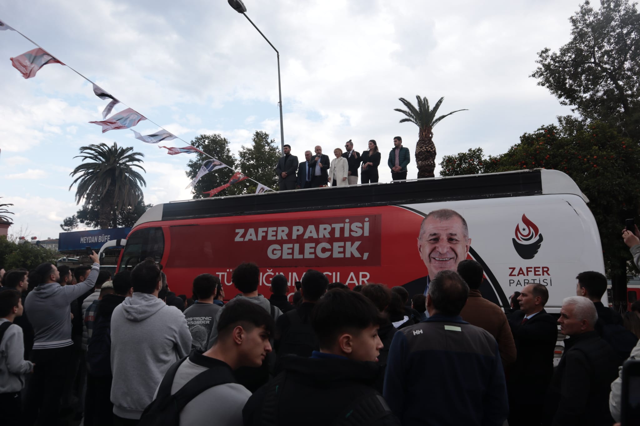 Özdağ, Afganlara Da ‘Geçici Sığınmacı Statüsü’ Verecekler