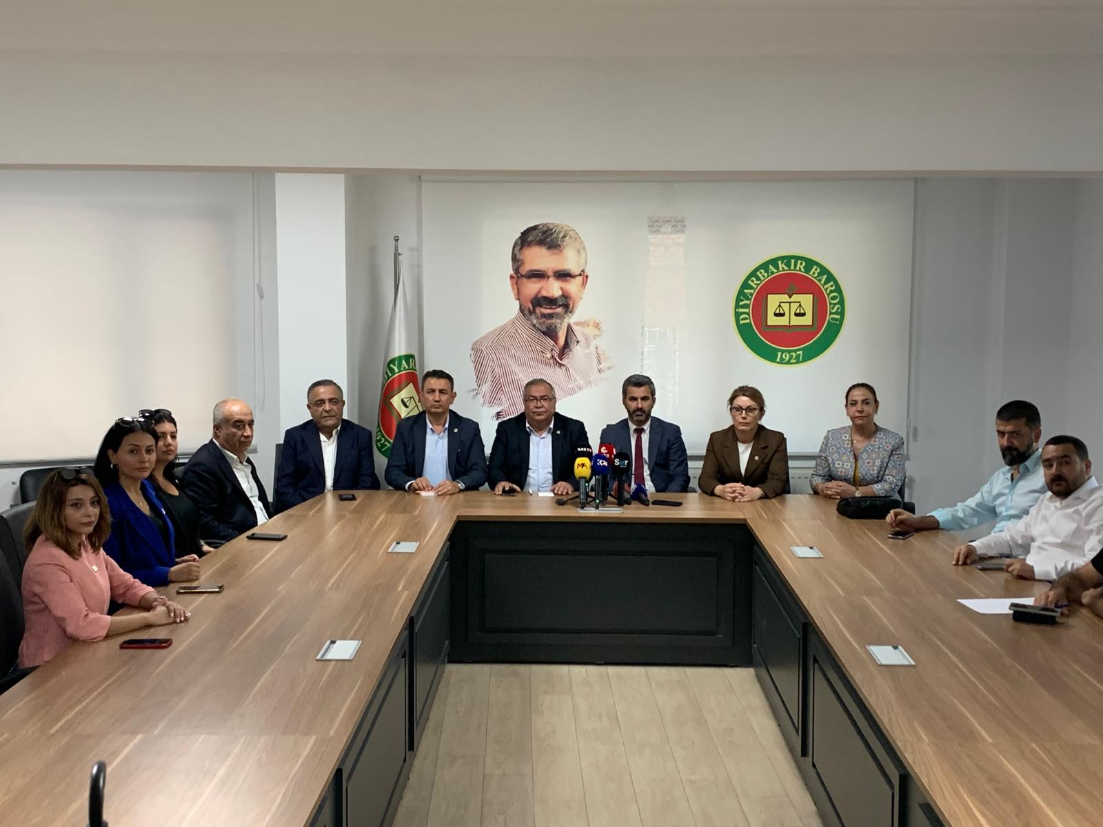 CHPLİ BÜLBÜL, DİYARBAKIR’DA NARİN GÜRAN’IN KÖYÜNE GİTTİ: “DEVLET ÇOCUKLARI KORUMUYOR”
