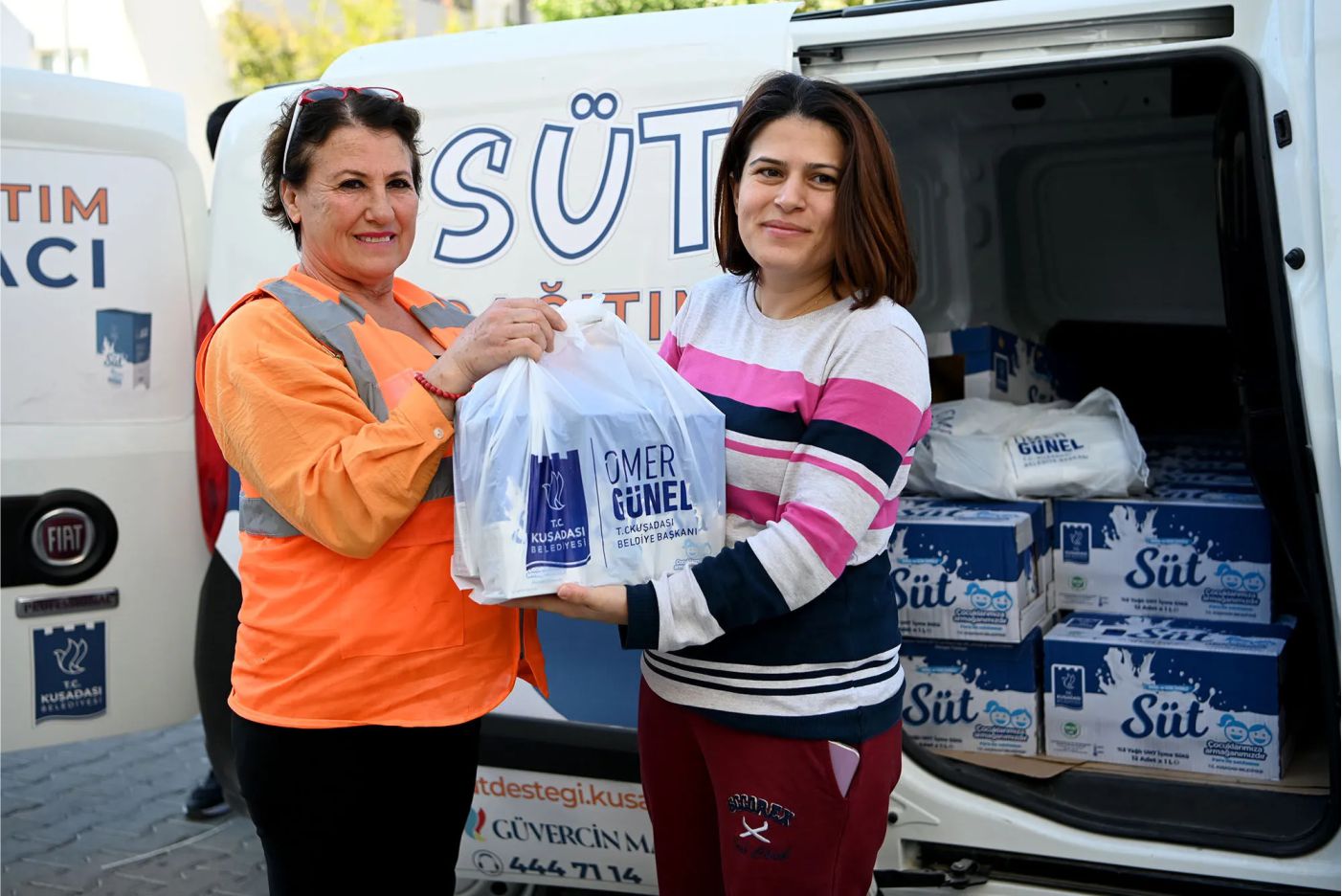 Kuşadası Belediyesi’nin süt desteği yüzleri güldürüyor