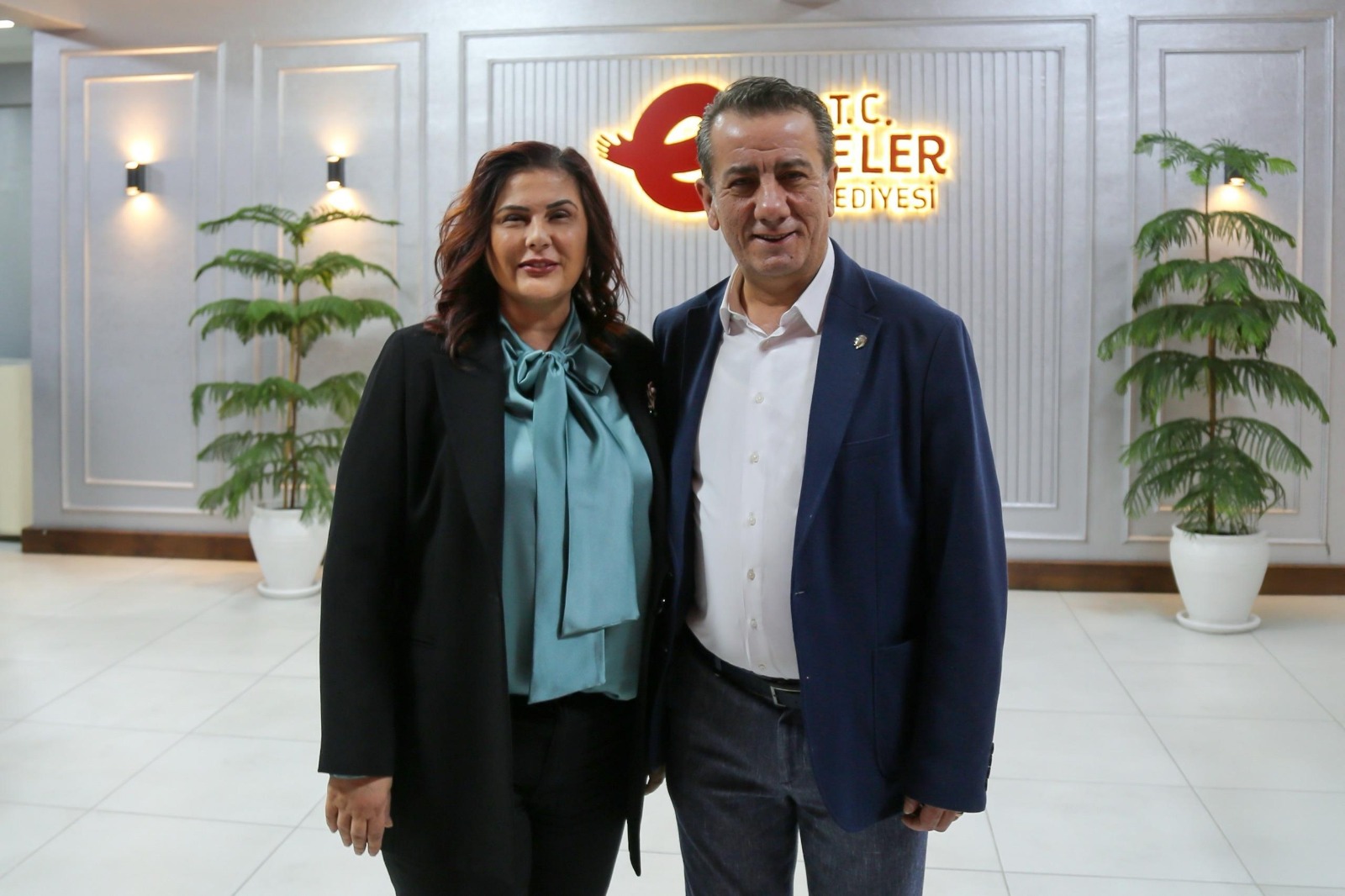 ÖZLEM ÇERÇİOĞLU’NDAN BAŞKAN YETİŞKİN’E DESTEK ZİYARETİ