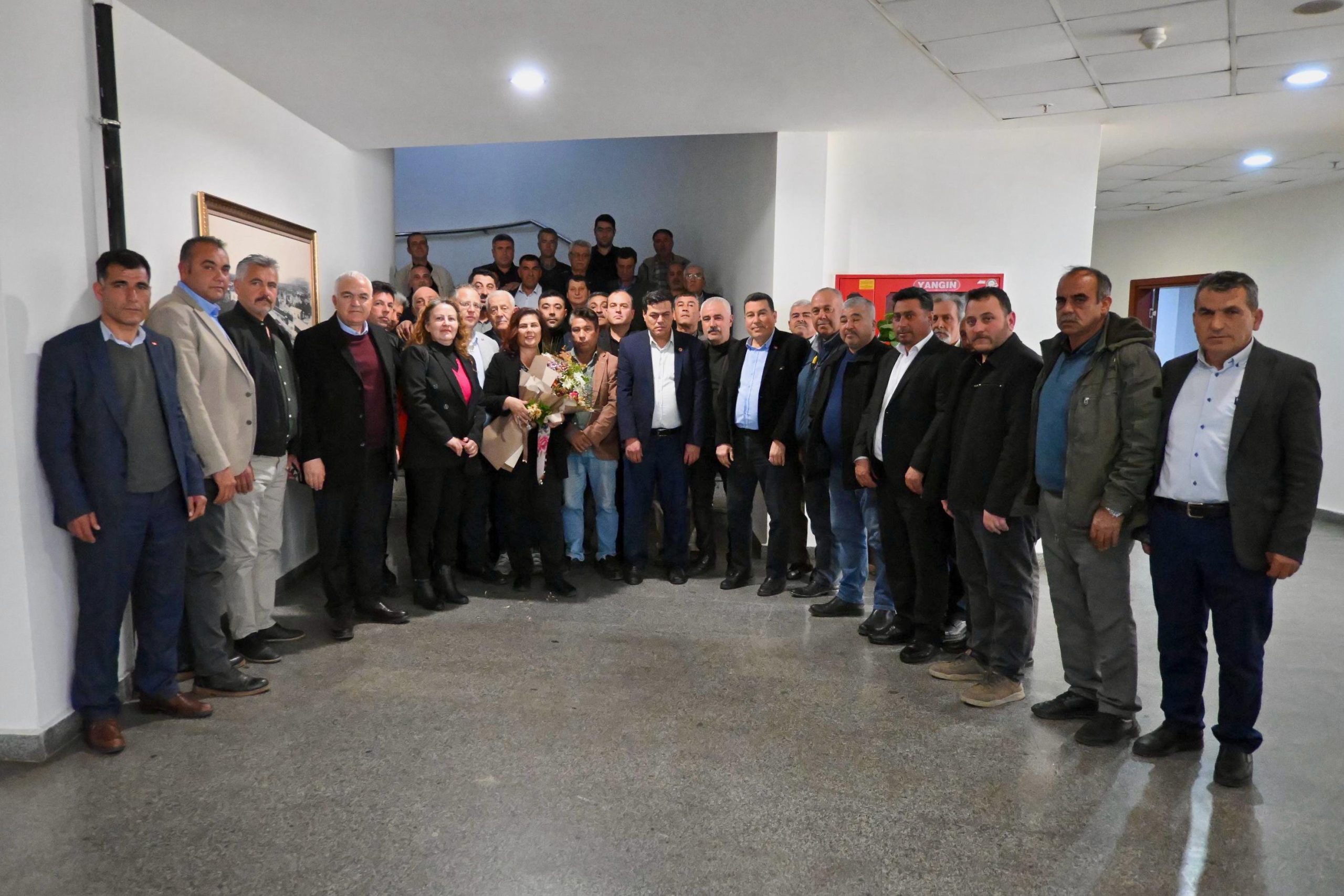 BAŞKAN ÇERÇİOĞLU’NA ARICI VE KOÇARLILI MUHTARLARDAN ZİYARET
