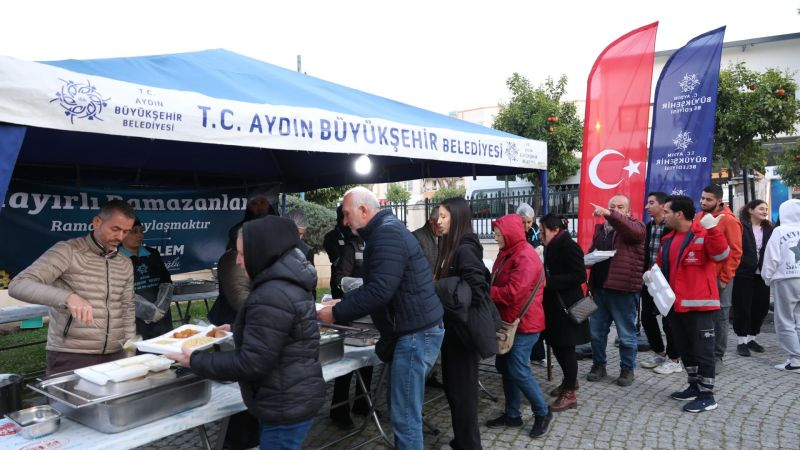 Başkan Çerçioğlu Kuşadalı Vatandaşları İftar Sofrasında Buluşturdu