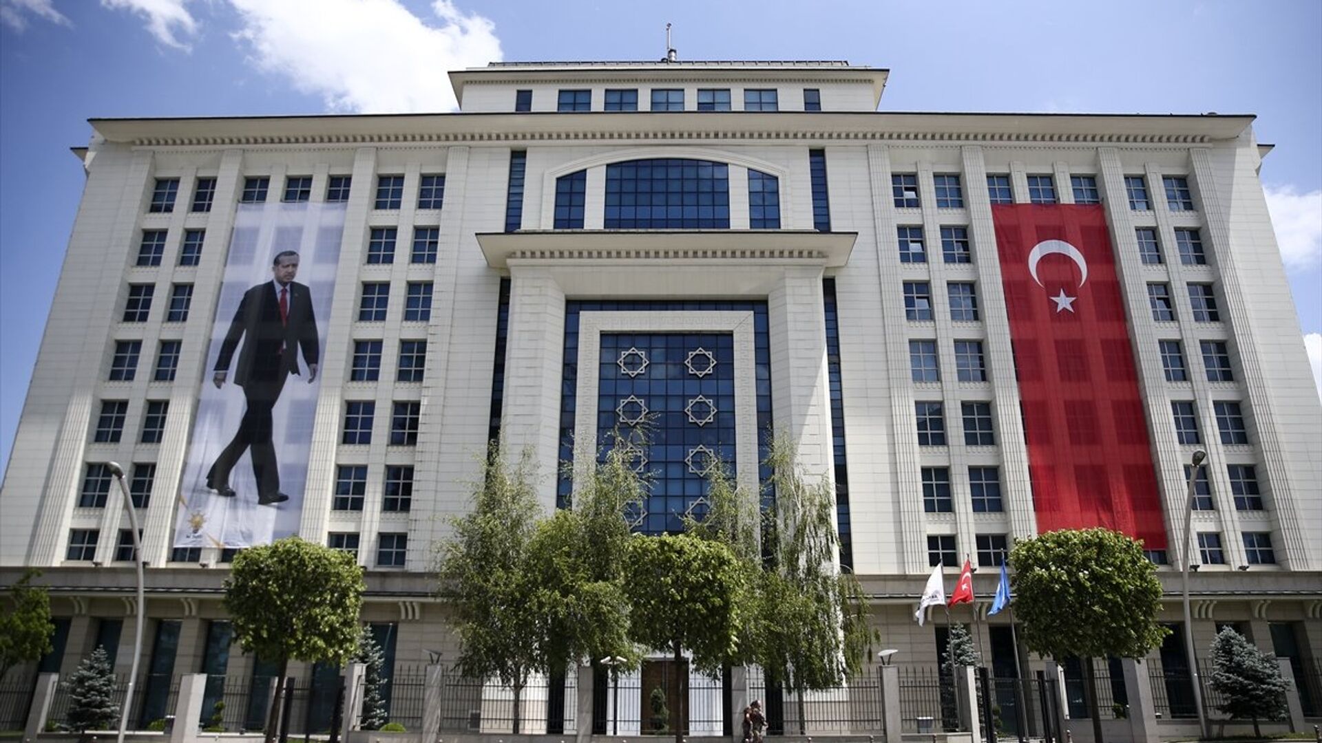 AKP’li isim hayatını kaybetti!