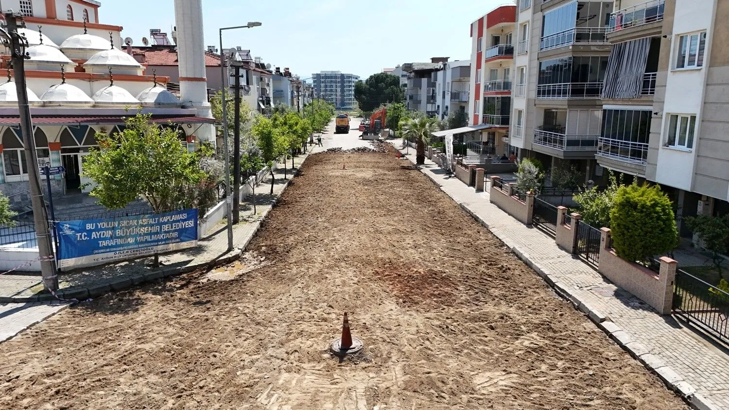 Başkan Çerçioğlu, Efeler’de Yol Yenileme Çalışmalarını Hızlandırıyor