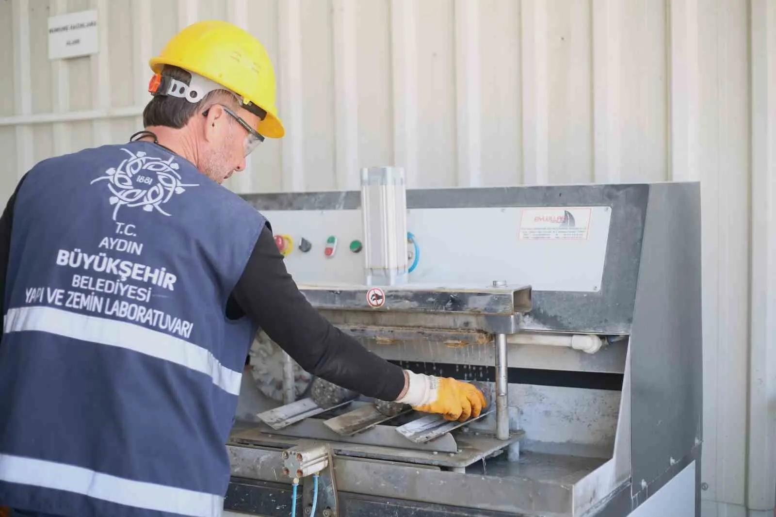 Aydın Büyükşehir Belediyesi, Deprem Riskine Karşı Kapsamlı Testleri Ücretsiz Yürütüyor