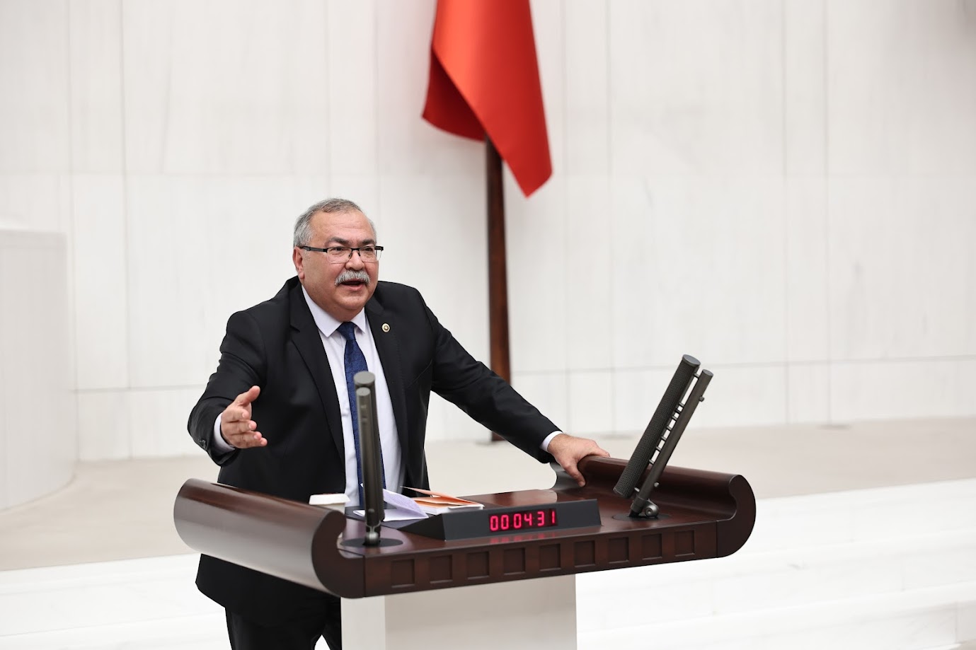 CHP’li Bülbül: “Çiftçinin mahsulü yanar umrunuzda olmaz”