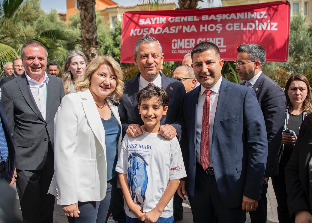 ÖZGÜR ÖZEL: “GÖZÜNÜZ ARKADA KALMASIN, CHP VAR!”