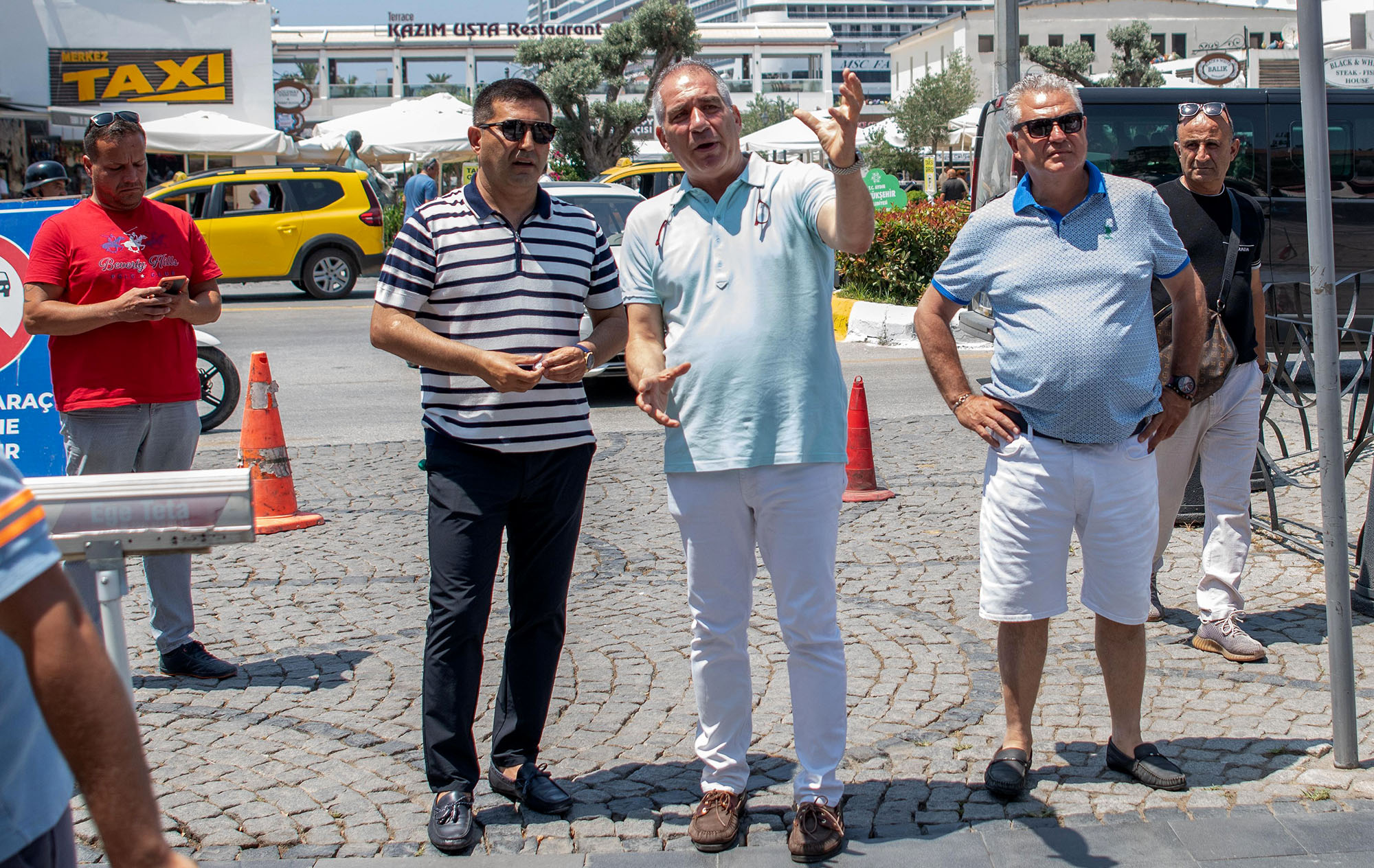BAŞKAN ÖMER GÜNEL’DEN TURİSTİK ÇARŞI ESNAFINA ZİYARET