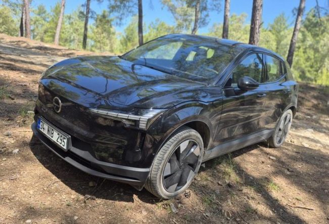 Elektrikli SUV Volvo EX30 Türkiye Yollarında